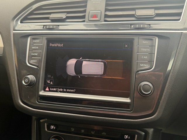 Volkswagen Tiguan 2.0 Tdi Bluemotion Tech Se Navigation Dsg 4Motion White #35