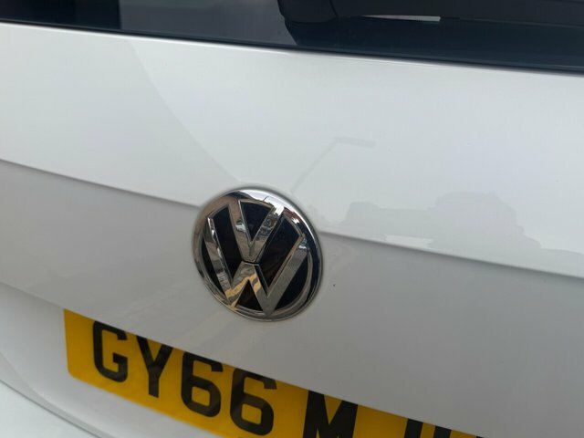 Volkswagen Tiguan 2.0 Tdi Bluemotion Tech Se Navigation Dsg 4Motion White #16