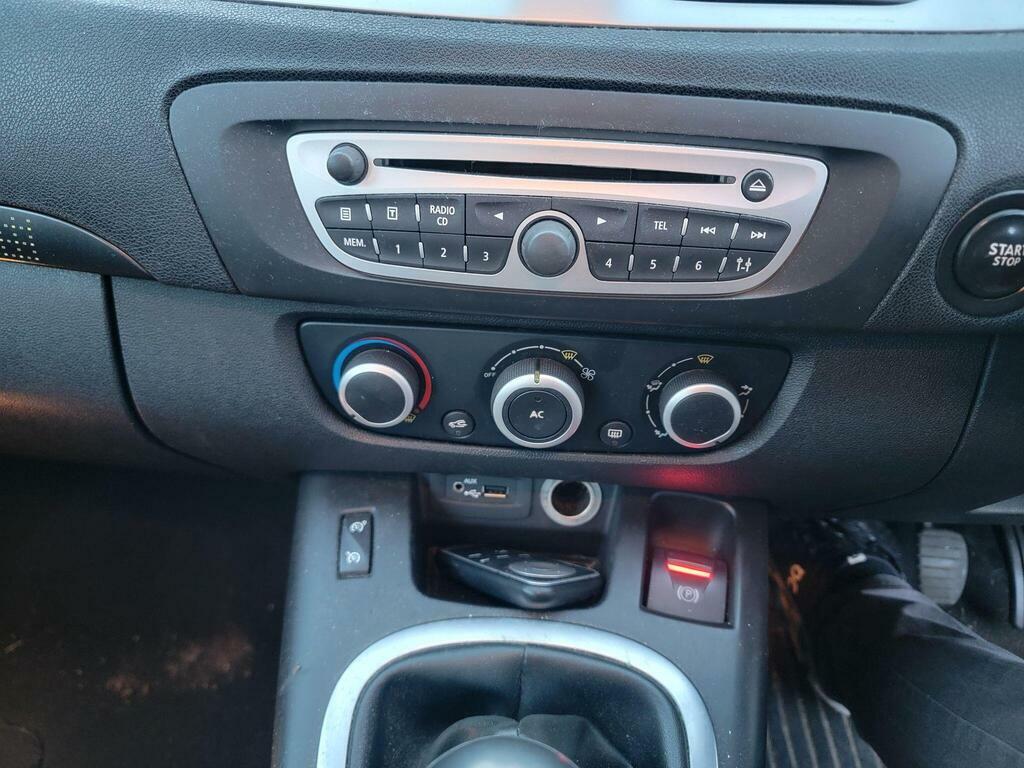 Renault Scenic 1.5 Dci 106 Dynamique Tomtom Red #8