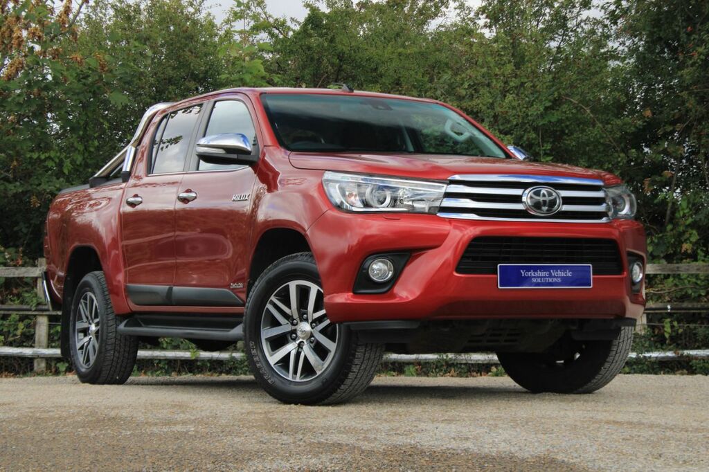 Toyota HILUX 2.4 D-4d Invincible 4Wd Euro 6 Ss Tss, 3.5 Red