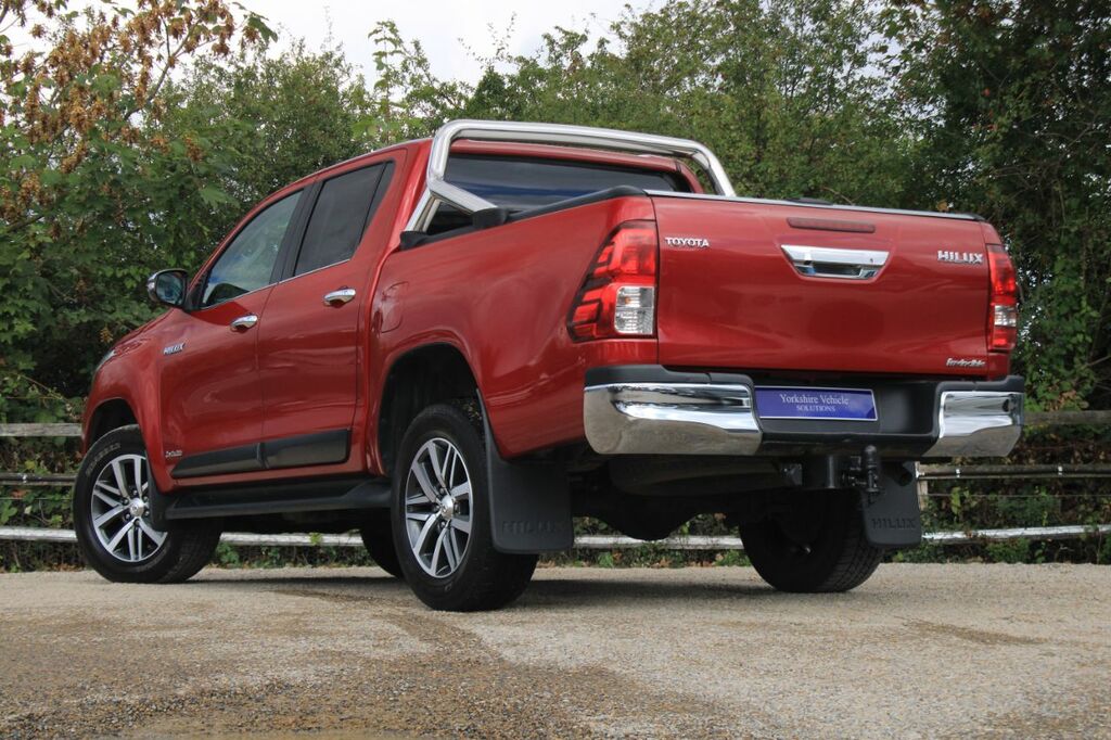 Toyota HILUX 2.4 D-4d Invincible 4Wd Euro 6 Ss Tss, 3.5 Red #3