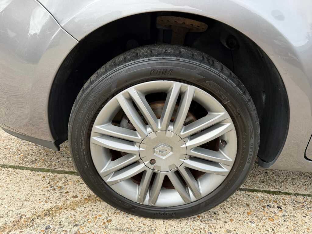 Renault Clio 1.2 16V 75Bhp Dynamique Silver #11