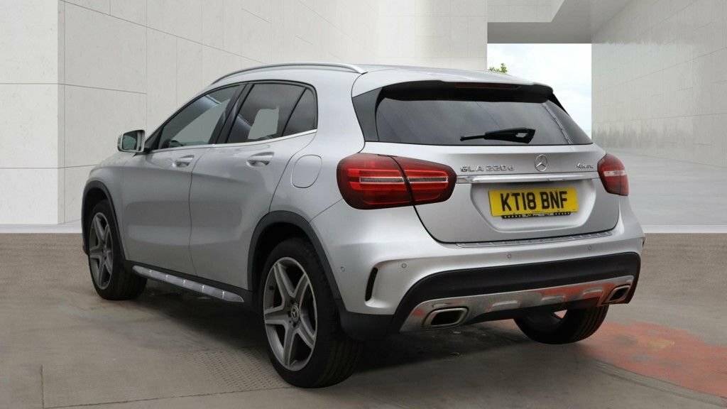 Mercedes-Benz GLA Class 2.1L Amg Line Silver #3