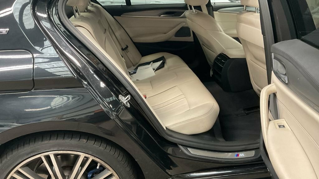 BMW 5 Series Blue #10