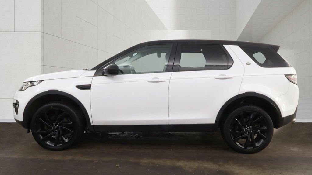 Land Rover Discovery Sport 2L Hse Black White #6