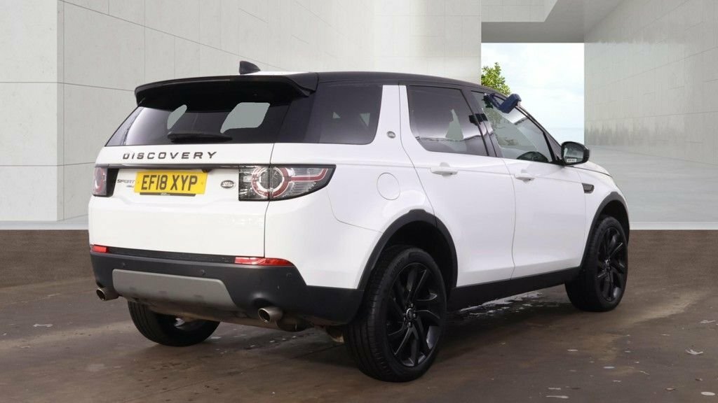 Land Rover Discovery Sport 2L Hse Black White #4