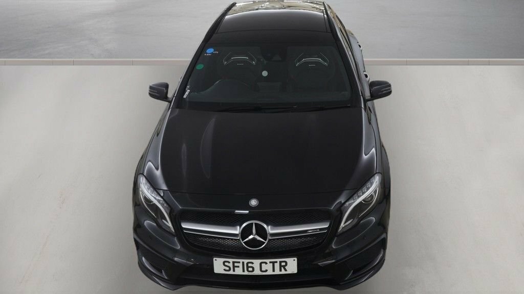 Mercedes-Benz GLA Class Amg Line White #8