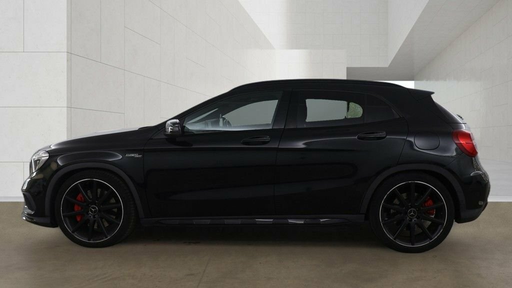 Mercedes-Benz GLA Class 2L Amg Black #6
