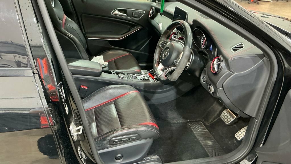 Mercedes-Benz GLA Class Amg Line White #11