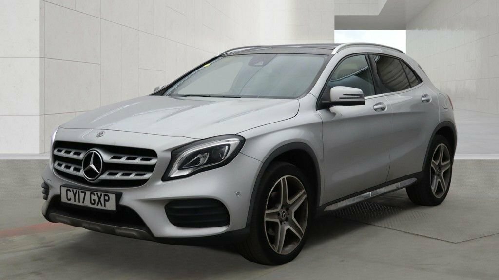Mercedes-Benz GLA Class 2.1L Amg Line Silver #2