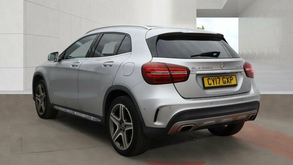 Mercedes-Benz GLA Class 2.1L Amg Line Silver #3