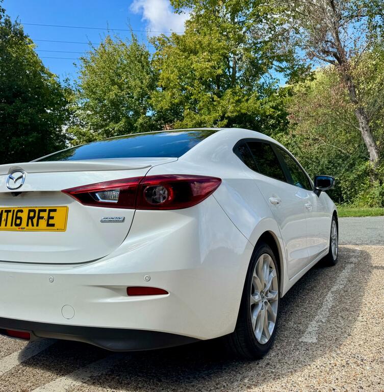 Mazda 3 2.2 Skyactiv-d Sport Nav Fastback White #5