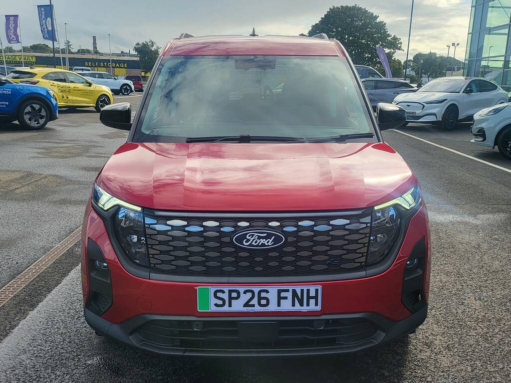 Ford Tourneo Courier Titanium 43Wh Red #4