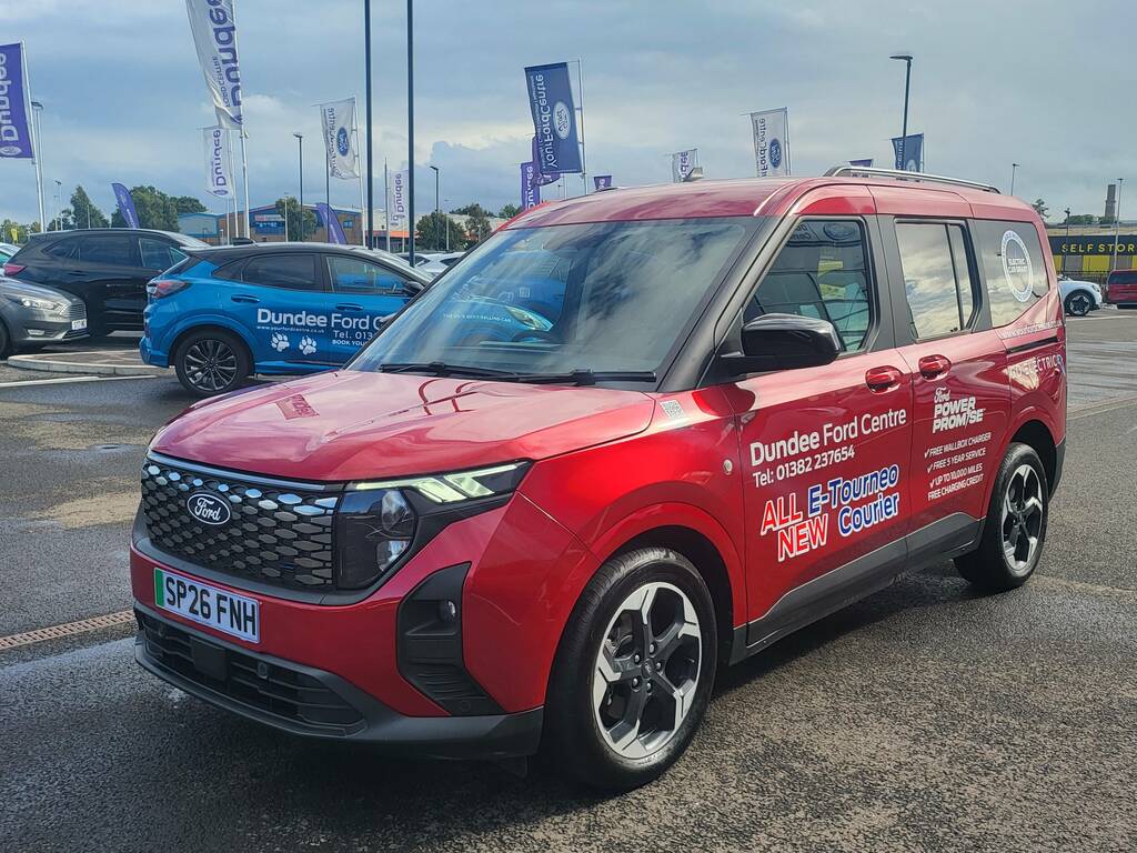 Ford Tourneo Courier Titanium 43Wh Red #5