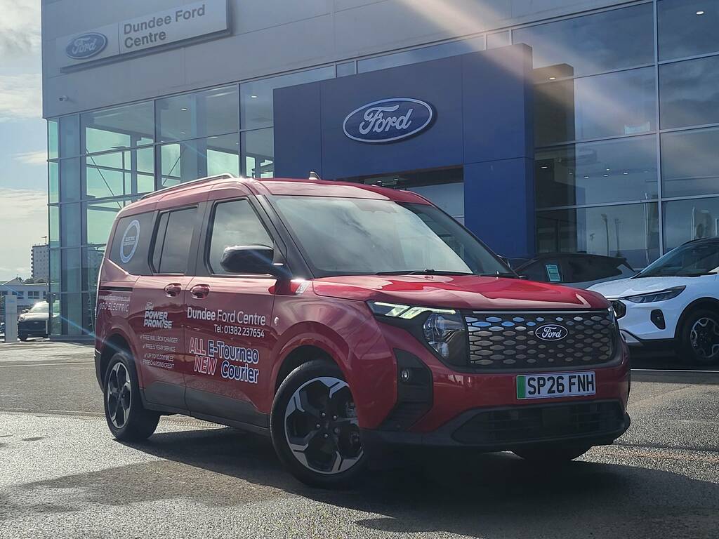 Ford Tourneo Courier Titanium 43Wh Red