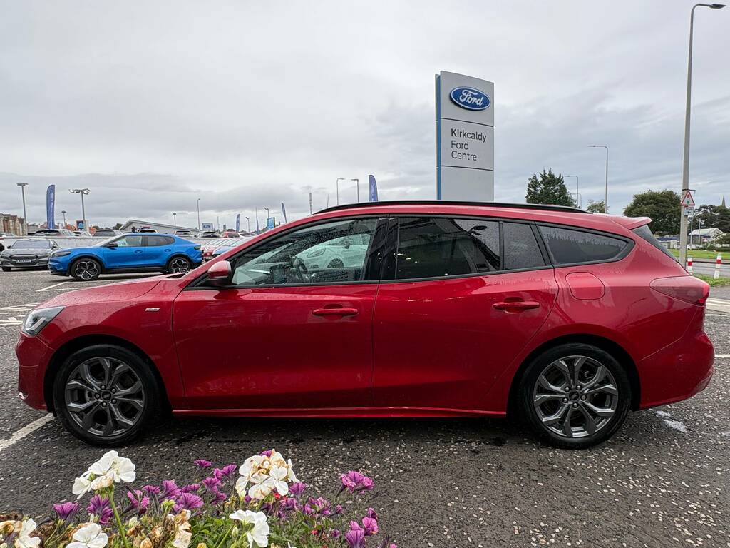 Ford Focus St-line EJ75VDP Red #5
