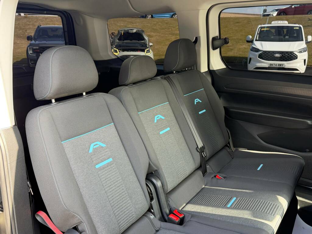 Ford Tourneo Connect 2.0 Ecoblue 120 Titanium Blue #17