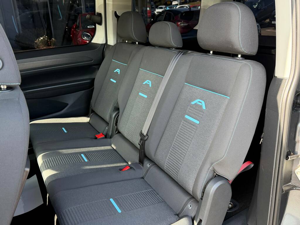 Ford Tourneo Connect 2.0 Ecoblue 120 Titanium Blue #11