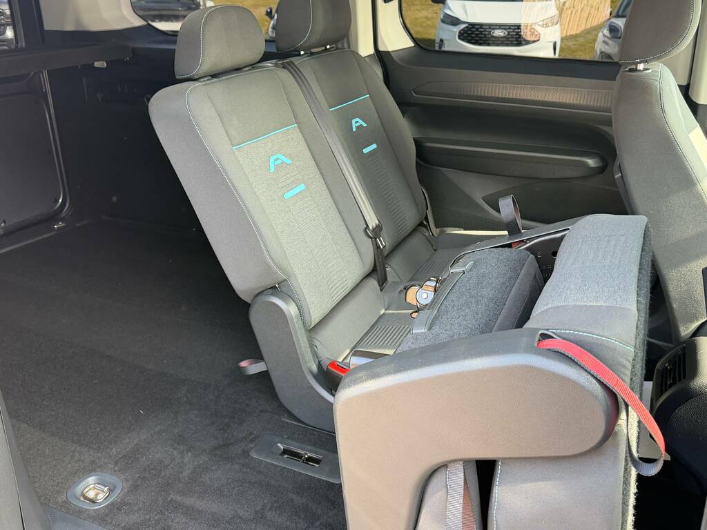 Ford Tourneo Connect 2.0 Ecoblue 120 Titanium Blue #16