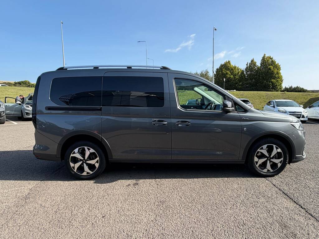 Ford Tourneo Connect 2.0 Ecoblue 120 Titanium Blue #3