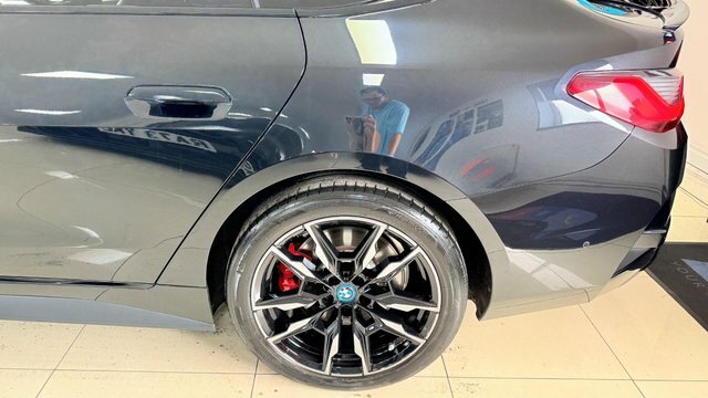 BMW i4 M50 83.9Kwh Gran Coupe NC23FUY Black #4
