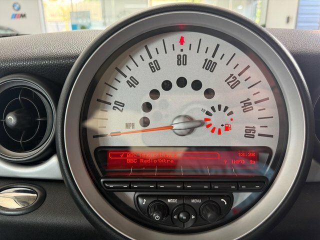 Mini Hatch 1.6 One D Euro Orange #2