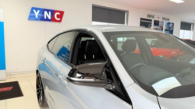 BMW 3 Series Gran Turismo Hatchback 3.0 White #44