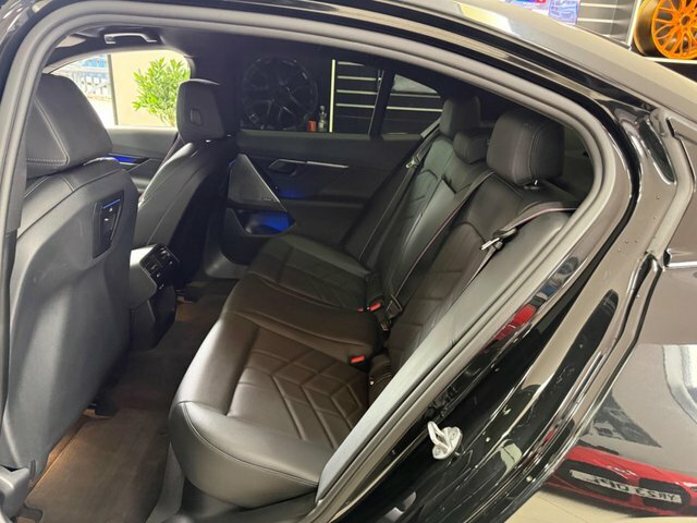 BMW i5 M Sport White #43