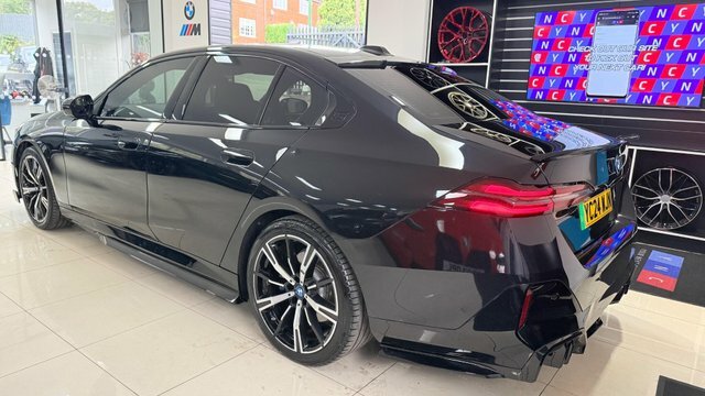 BMW i5 M Sport White #53