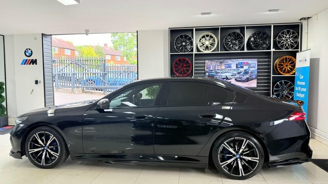 BMW i5 M Sport White #50