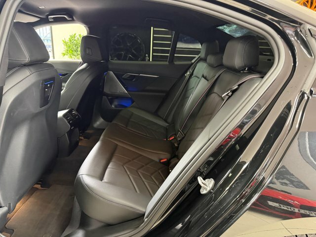 BMW i5 M Sport White #44