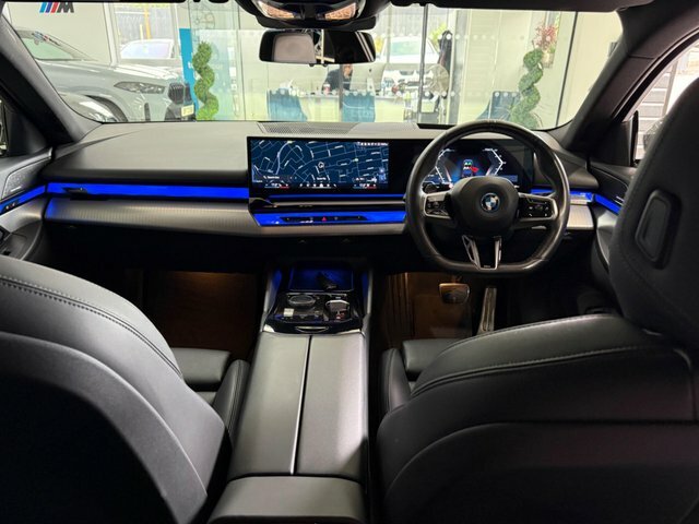 BMW i5 M Sport White #31