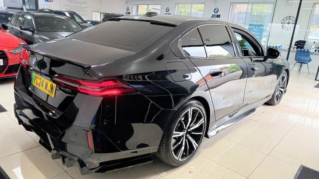 BMW i5 M Sport White #55