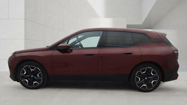BMW iX 40 76.6Kwh M Sport Red #6