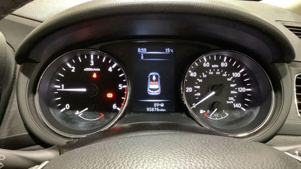 Nissan Pulsar Hatchback White #11