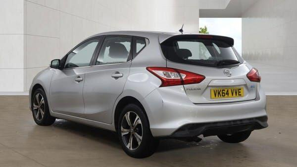 Nissan Pulsar Hatchback White #5