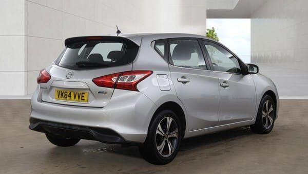 Nissan Pulsar Hatchback White #8