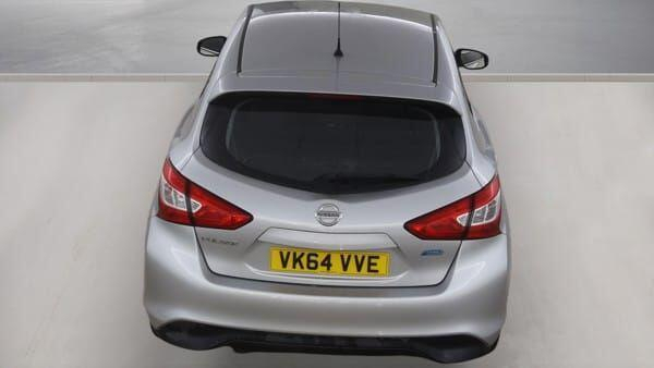Nissan Pulsar Hatchback White #6