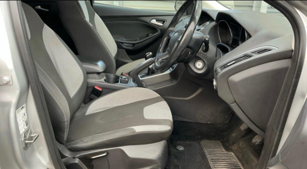 Ford Focus Hatchback 1.6 Zetec Euro 5 201161 Silver #11