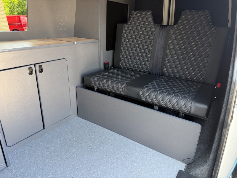Volkswagen Transporter Estate Blue #21