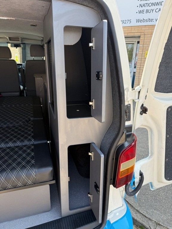 Volkswagen Transporter Estate Blue #23