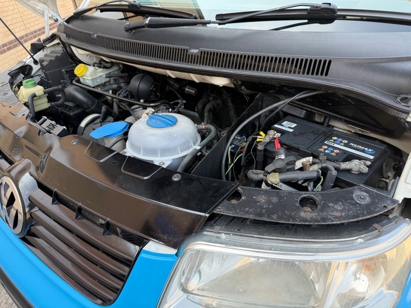 Volkswagen Transporter Estate Blue #27