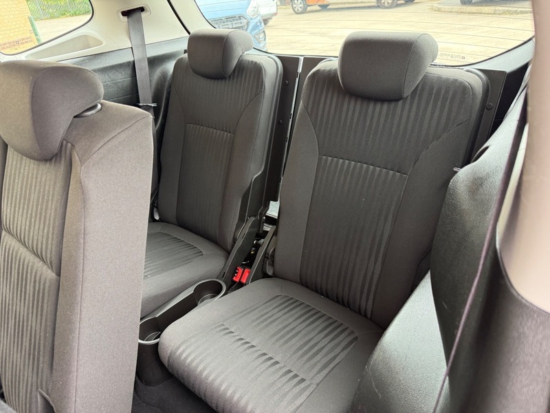 Vauxhall Zafira Mpv Silver #33