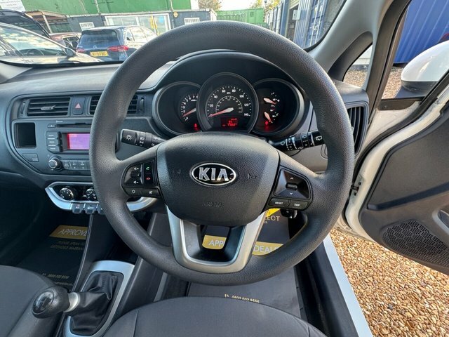 Kia RIO 1.2 Vr7 84 Bhp Red #23
