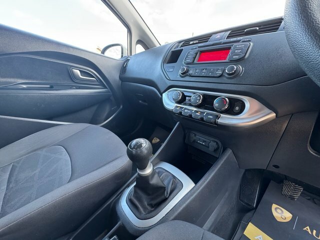 Kia RIO 1.2 Vr7 84 Bhp Red #20