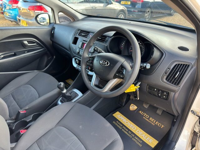 Kia RIO 1.2 Vr7 84 Bhp Red #16