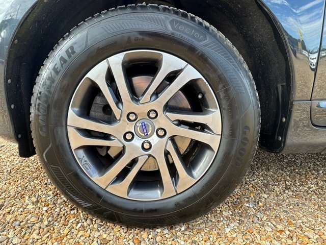 Volvo XC60 D4 Se White #43
