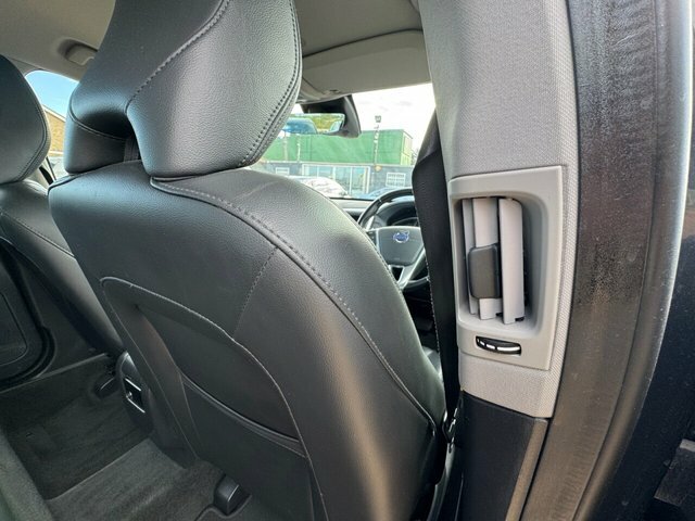 Volvo XC60 D4 Se White #34