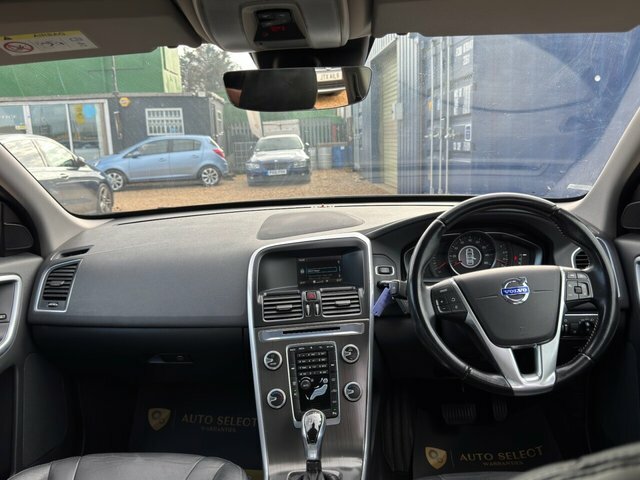 Volvo XC60 D4 Se White #36
