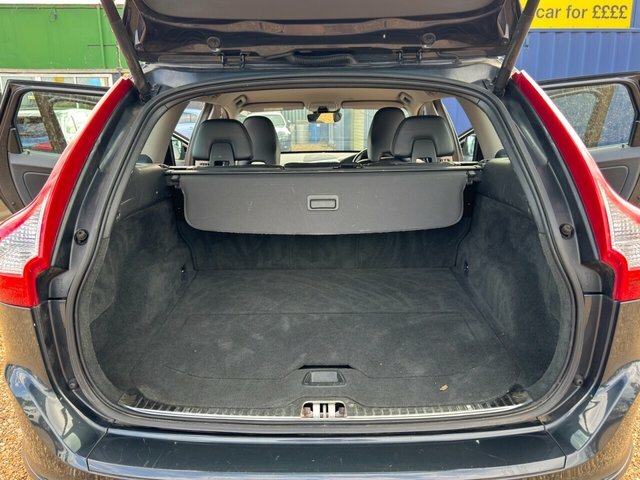 Volvo XC60 D4 Se White #17